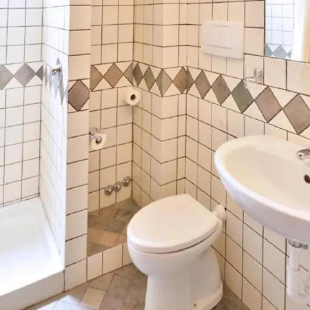 Gianni House Backpackers Vandrerhjem Giardini Naxos