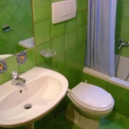 Gianni House Backpackers Vandrerhjem